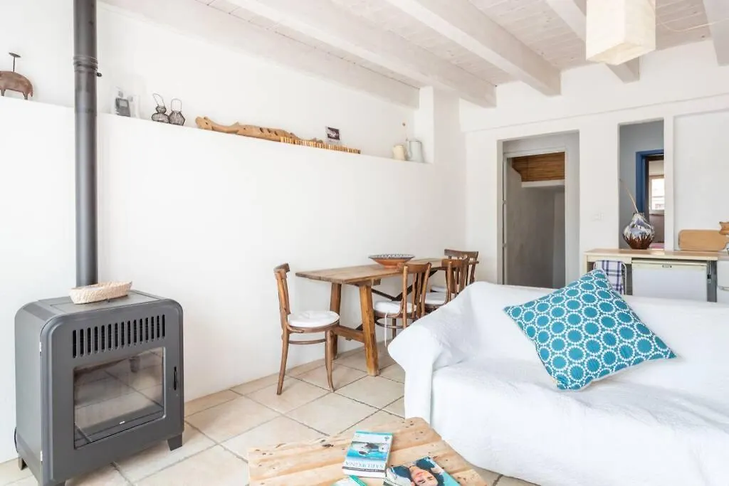 The Enchanting Sunset Bosa Apartment
