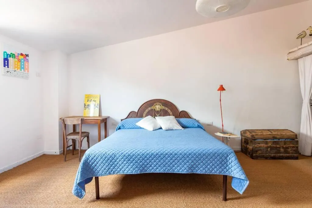 The Enchanting Sunset Bosa Apartment